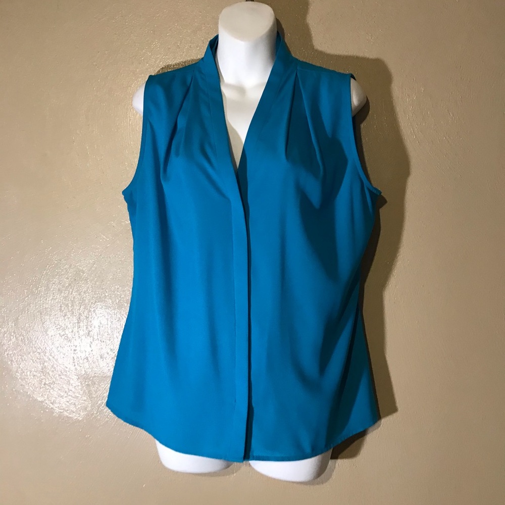 ❤ 2 For $20.00❤  CK turquoise sleeveless top size L